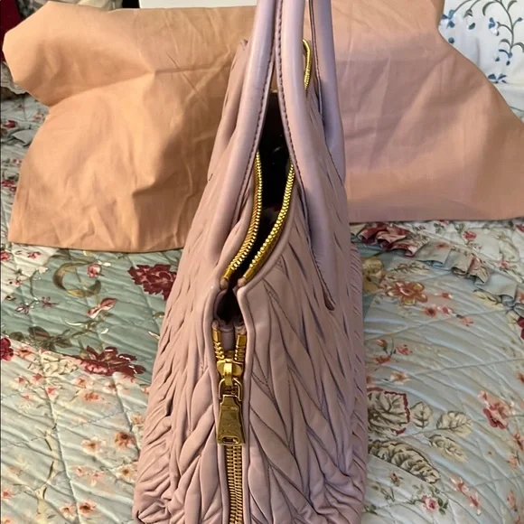 MIU MIU PINK QUILTED BAG EUC - Picture 4 of 16